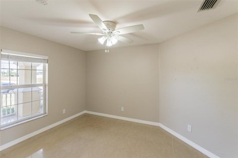 House in Cape Coral, Florida 3 bedrooms, 135.92 sq.m. № 1260617 - photo 6