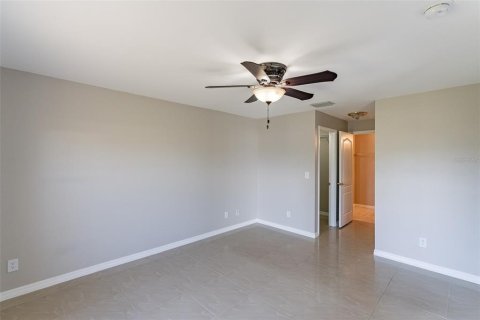 Casa en venta en Cape Coral, Florida, 3 dormitorios, 135.92 m2 № 1260617 - foto 20