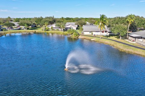 Villa ou maison à vendre à Jensen Beach, Floride: 2 chambres, 96.34 m2 № 880756 - photo 4