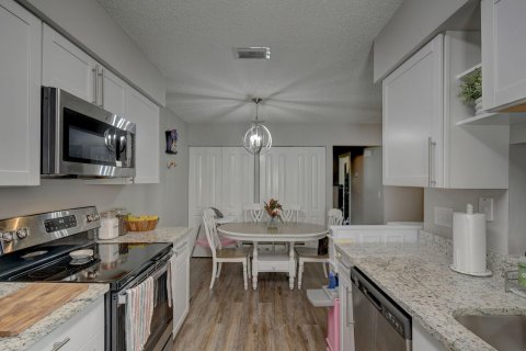 Casa en venta en Jensen Beach, Florida, 2 dormitorios, 96.34 m2 № 880756 - foto 24