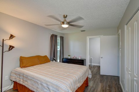 Casa en venta en Jensen Beach, Florida, 2 dormitorios, 96.34 m2 № 880756 - foto 22