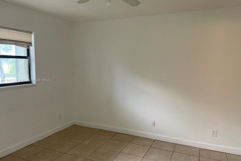 Condo in Sunrise, Florida, 1 bedroom  № 1184548 - photo 19