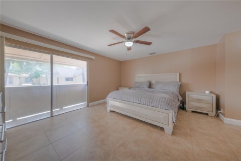 Townhouse in Plantation, Florida 4 bedrooms, 187.66 sq.m. № 1104516 - photo 16