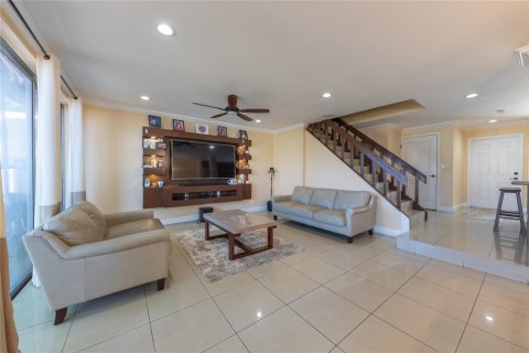 Townhouse in Plantation, Florida 4 bedrooms, 187.66 sq.m. № 1104516 - photo 17