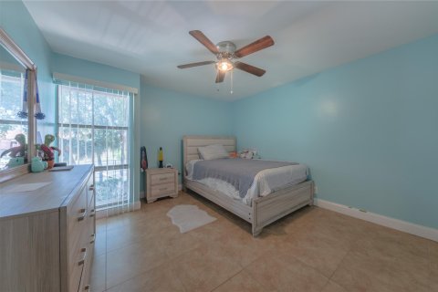 Townhouse in Plantation, Florida 4 bedrooms, 187.66 sq.m. № 1104516 - photo 11