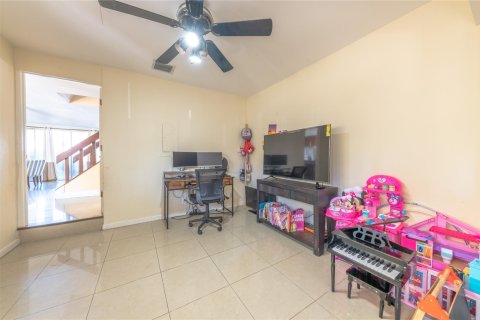 Townhouse in Plantation, Florida 4 bedrooms, 187.66 sq.m. № 1104516 - photo 6