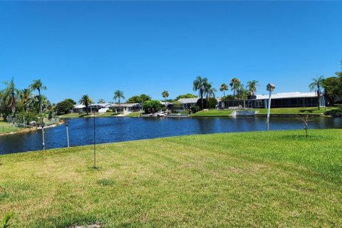 Villa ou maison à vendre à Holiday, Floride: 2 chambres, 143.26 m2 № 1244495 - photo 3