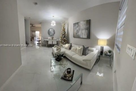 Touwnhouse à vendre à Miami, Floride: 3 chambres, 133.87 m2 № 1330779 - photo 6