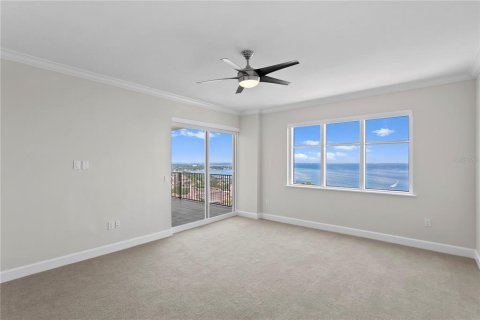 Condominio en venta en Saint Petersburg, Florida, 3 dormitorios, 286.23 m2 № 1388495 - foto 24