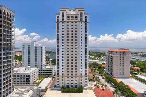 Condominio en venta en Saint Petersburg, Florida, 3 dormitorios, 286.23 m2 № 1388495 - foto 2