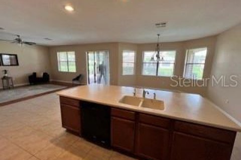 House in Kissimmee, Florida 5 bedrooms, 333.52 sq.m. № 1431074 - photo 7