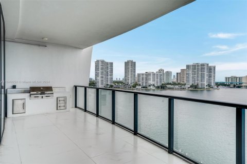 Condominio en venta en Aventura, Florida, 2 dormitorios, 227.98 m2 № 1316118 - foto 13