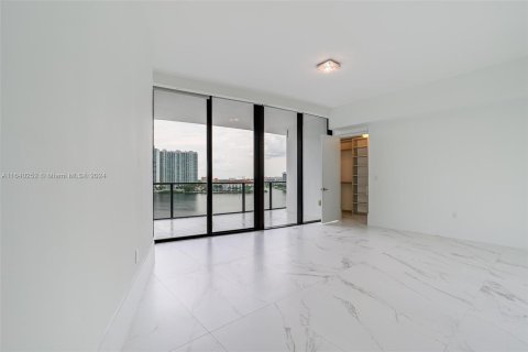 Condominio en venta en Aventura, Florida, 2 dormitorios, 227.98 m2 № 1316118 - foto 25