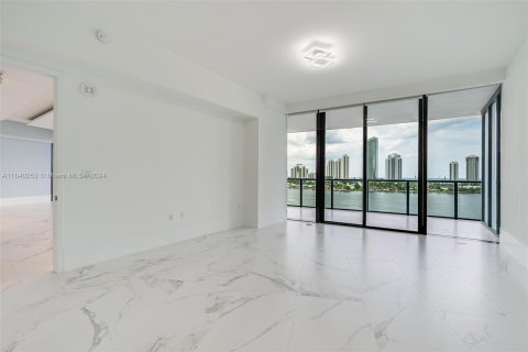 Condo in Aventura, Florida, 2 bedrooms  № 1316118 - photo 21