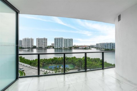 Copropriété à vendre à Aventura, Floride: 2 chambres, 227.98 m2 № 1316118 - photo 24