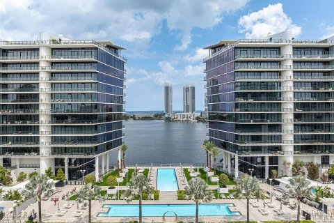 Condominio en venta en Aventura, Florida, 2 dormitorios, 227.98 m2 № 1316118 - foto 4