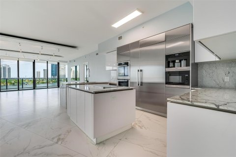 Copropriété à vendre à Aventura, Floride: 2 chambres, 227.98 m2 № 1316118 - photo 11