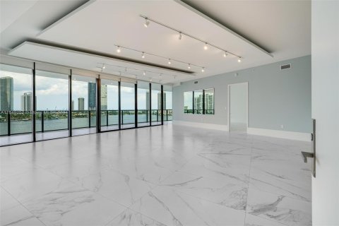 Copropriété à vendre à Aventura, Floride: 2 chambres, 227.98 m2 № 1316118 - photo 7