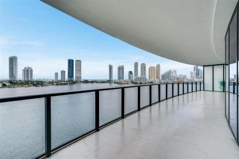 Condo in Aventura, Florida, 2 bedrooms  № 1316118 - photo 14