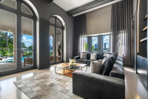 Casa en venta en Miami Beach, Florida, 5 dormitorios, 565.77 m2 № 7143 - foto 14