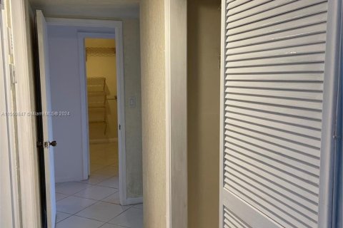 Condominio en venta en Lauderhill, Florida, 2 dormitorios, 102.66 m2 № 1100555 - foto 6