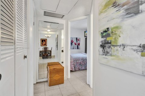 Condominio en venta en Lauderdale Lakes, Florida, 2 dormitorios, 87.7 m2 № 919594 - foto 20