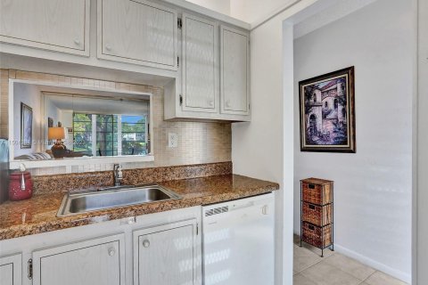 Condominio en venta en Lauderdale Lakes, Florida, 2 dormitorios, 87.7 m2 № 919594 - foto 13