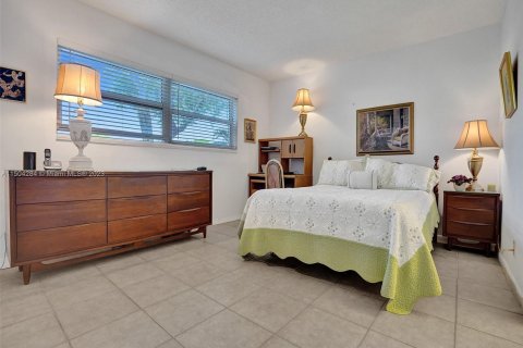 Condo in Lauderdale Lakes, Florida, 2 bedrooms  № 919594 - photo 15