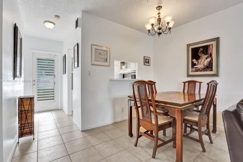 Copropriété à vendre à Lauderdale Lakes, Floride: 2 chambres, 87.7 m2 № 919594 - photo 10
