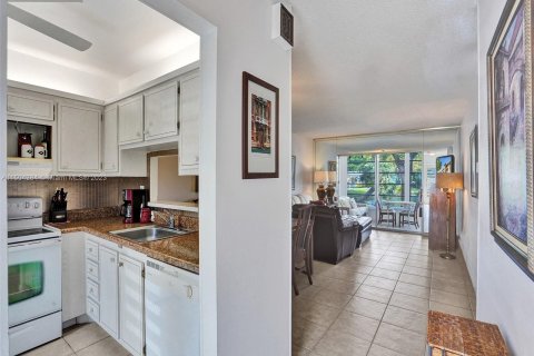 Condominio en venta en Lauderdale Lakes, Florida, 2 dormitorios, 87.7 m2 № 919594 - foto 1