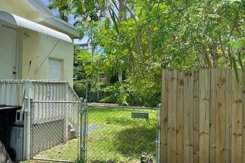 House in North Miami Beach, Florida 3 bedrooms, 99.59 sq.m. № 1293597 - photo 8