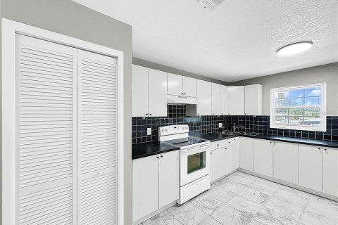 Copropriété à vendre à Orlando, Floride: 2 chambres, 85.47 m2 № 1363087 - photo 12