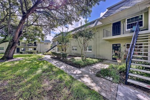 Condo in Orlando, Florida, 2 bedrooms  № 1363087 - photo 30