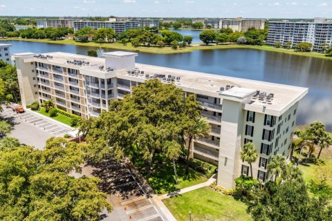 Condo in Pompano Beach, Florida, 2 bedrooms  № 1187296 - photo 10