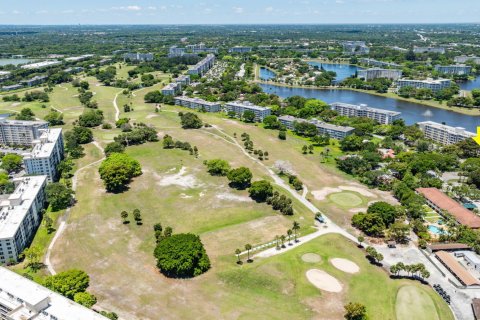 Copropriété à vendre à Pompano Beach, Floride: 2 chambres, 98.85 m2 № 1187296 - photo 1