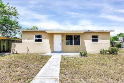 House in Sunrise, Florida 3 bedrooms, 91.51 sq.m. № 1187675 - photo 15