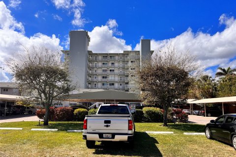 Condo in Deerfield Beach, Florida, 2 bedrooms  № 1224447 - photo 2