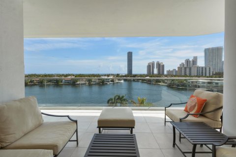 Condominio en venta en Aventura, Florida, 2 dormitorios, 169.55 m2 № 1096360 - foto 30