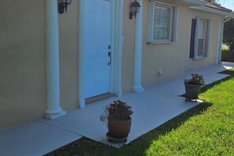 Townhouse in Hobe Sound, Florida 2 bedrooms, 156.26 sq.m. № 761228 - photo 2