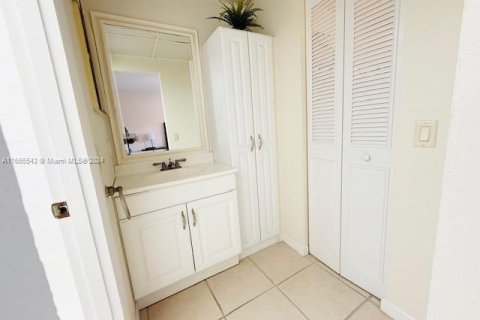 Copropriété à vendre à Lauderdale Lakes, Floride: 1 chambre, 85.47 m2 № 1378572 - photo 19