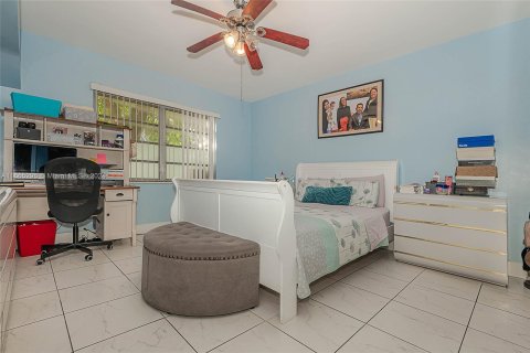 Immobilier commercial à vendre à Miami, Floride: 216.65 m2 № 1378570 - photo 8