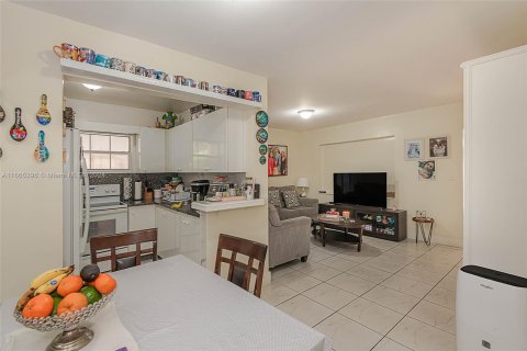 Immobilier commercial à vendre à Miami, Floride: 216.65 m2 № 1378570 - photo 7