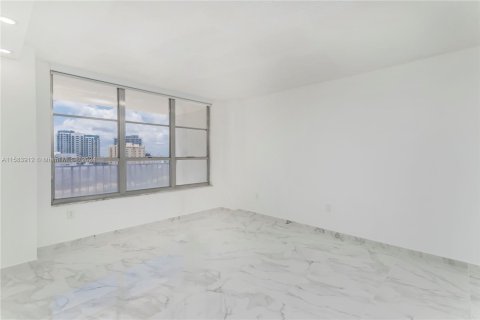 Copropriété à vendre à Miami Beach, Floride: 1 chambre, 76.18 m2 № 1170685 - photo 7