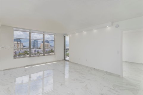 Condominio en venta en Miami Beach, Florida, 1 dormitorio, 76.18 m2 № 1170685 - foto 4