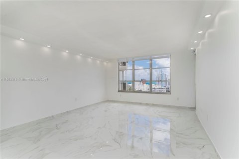 Copropriété à vendre à Miami Beach, Floride: 1 chambre, 76.18 m2 № 1170685 - photo 6