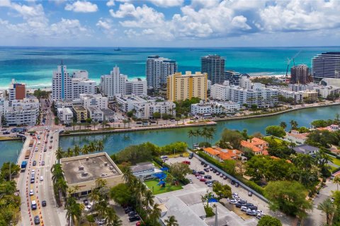 Condo in Miami Beach, Florida, 1 bedroom  № 1170685 - photo 24