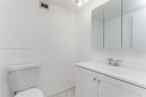 Condominio en venta en Miami Beach, Florida, 1 dormitorio, 76.18 m2 № 1170685 - foto 17