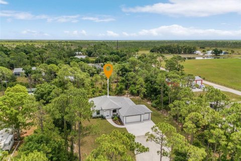 House in Punta Gorda, Florida 4 bedrooms, 173.54 sq.m. № 1378320 - photo 24