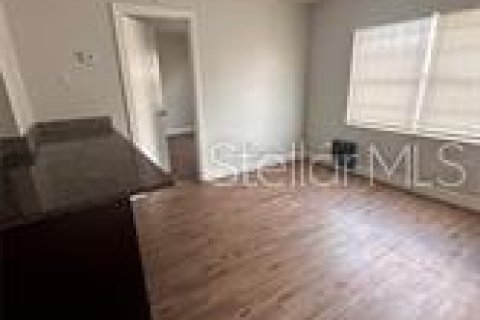 Condo in Tampa, Florida, 1 bedroom  № 1378319 - photo 4