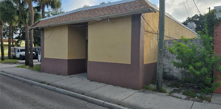 Commercial property in Clearwater, Florida 178.37 sq.m. № 1378281